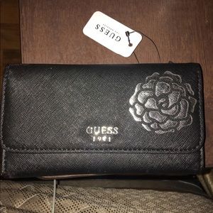 GUESS Wallet